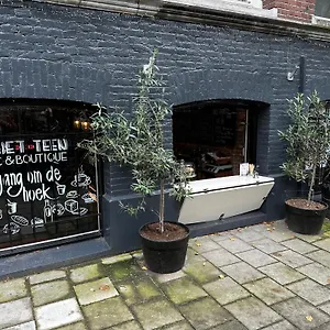 Bed & Breakfast Nine(t)teen, Amsterdam